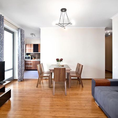 2 Bedrooms Bukowinska P&O Serviced Apartments Varşovia Exterior foto