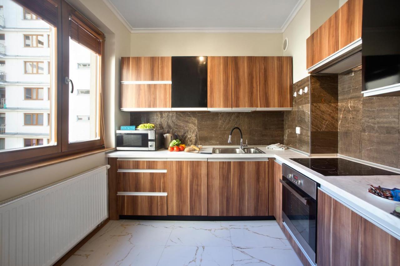 2 Bedrooms Bukowinska P&O Serviced Apartments Varşovia Exterior foto