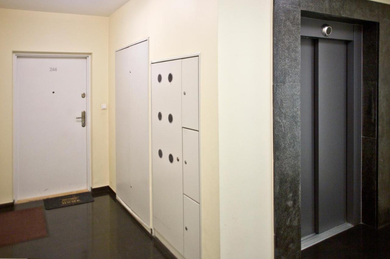2 Bedrooms Bukowinska P&O Serviced Apartments Varşovia Exterior foto